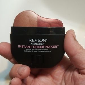 Revlon Instant Cheek Maker in sugarplum